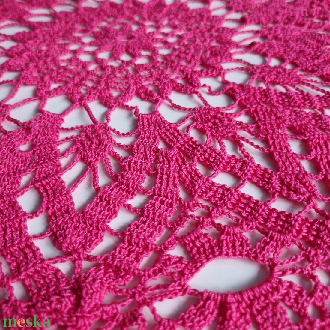 Horgolt magenta terítő - otthon & életmód - dekoráció - asztal és polc dekoráció - horgolt & csipketerítő - Meska.hu Horgolt magenta terítő - otthon & életmód - dekoráció - asztal és polc dekoráció - horgolt & csipketerítő - Meska.hu