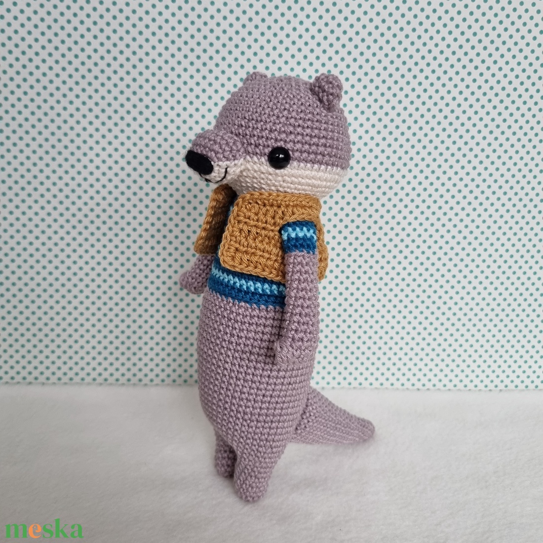 Horgolt vidra amigurumi okker mellényben - játék & sport - plüssállat & játékfigura - más figura - Meska.hu