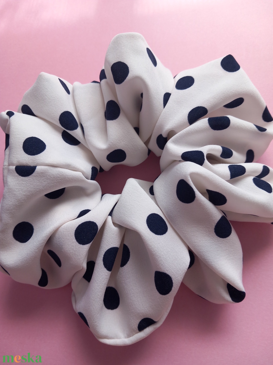 Óriás pöttyös scrunchie - ruha & divat - hajdísz & hajcsat - hajgumi - Meska.hu
