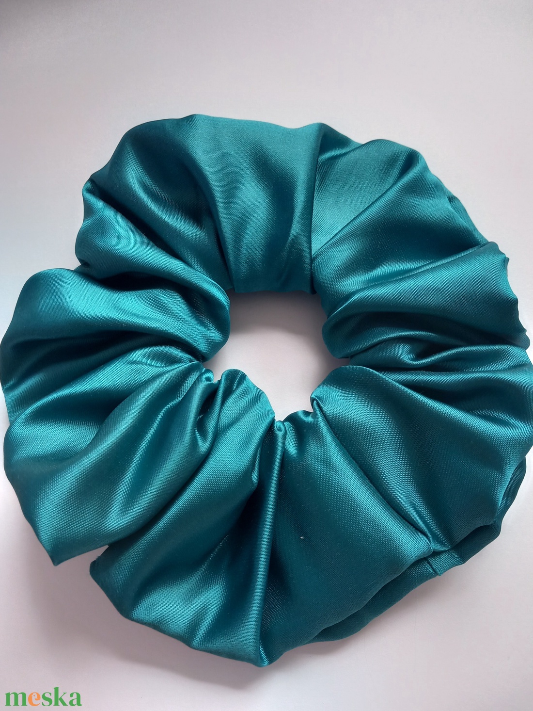 Óriás petrolzöld scrunchie - ruha & divat - hajdísz & hajcsat - hajgumi - Meska.hu Óriás petrolzöld scrunchie - ruha & divat - hajdísz & hajcsat - hajgumi - Meska.hu
