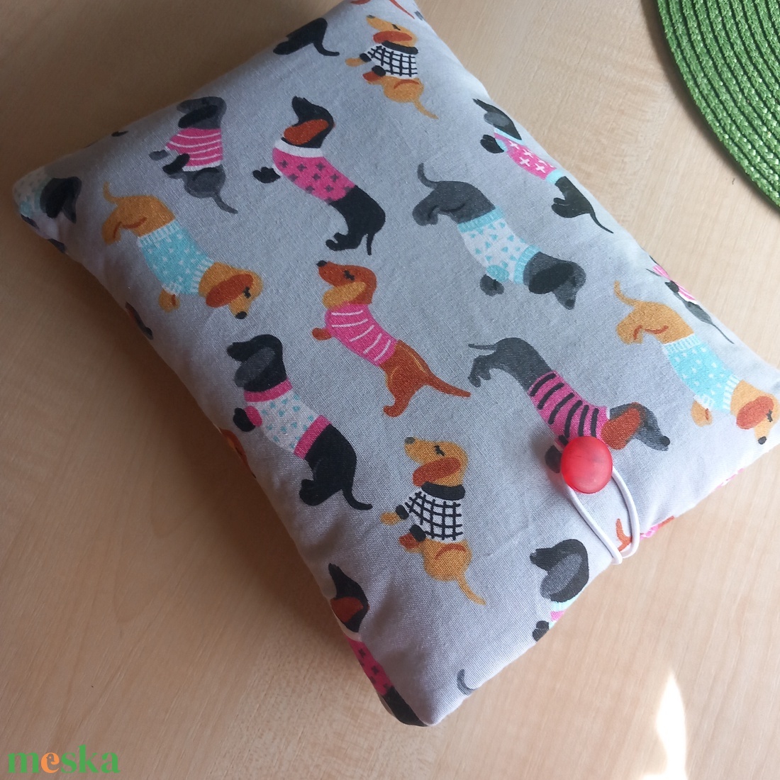 Tacskós könyvtok gombbal - könyv & zene - könyvtok - Meska.hu