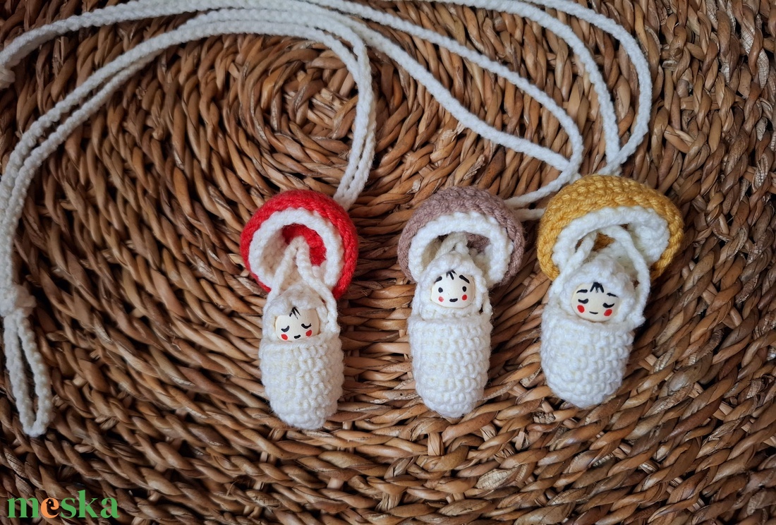 Horgolt gomba nyaklánc apró babával - játék & sport - baba & babaház - baba - Meska.hu