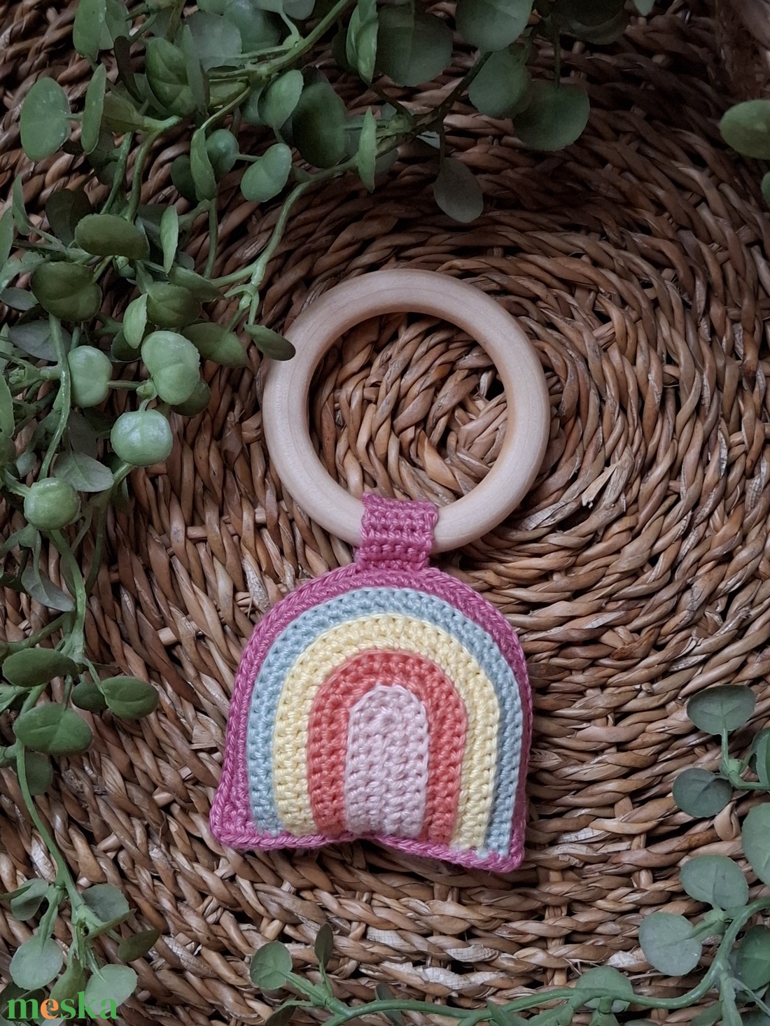 Horgolt rágóka - szivárvány - játék & sport - 3 éves kor alattiaknak - rágóka - Meska.hu