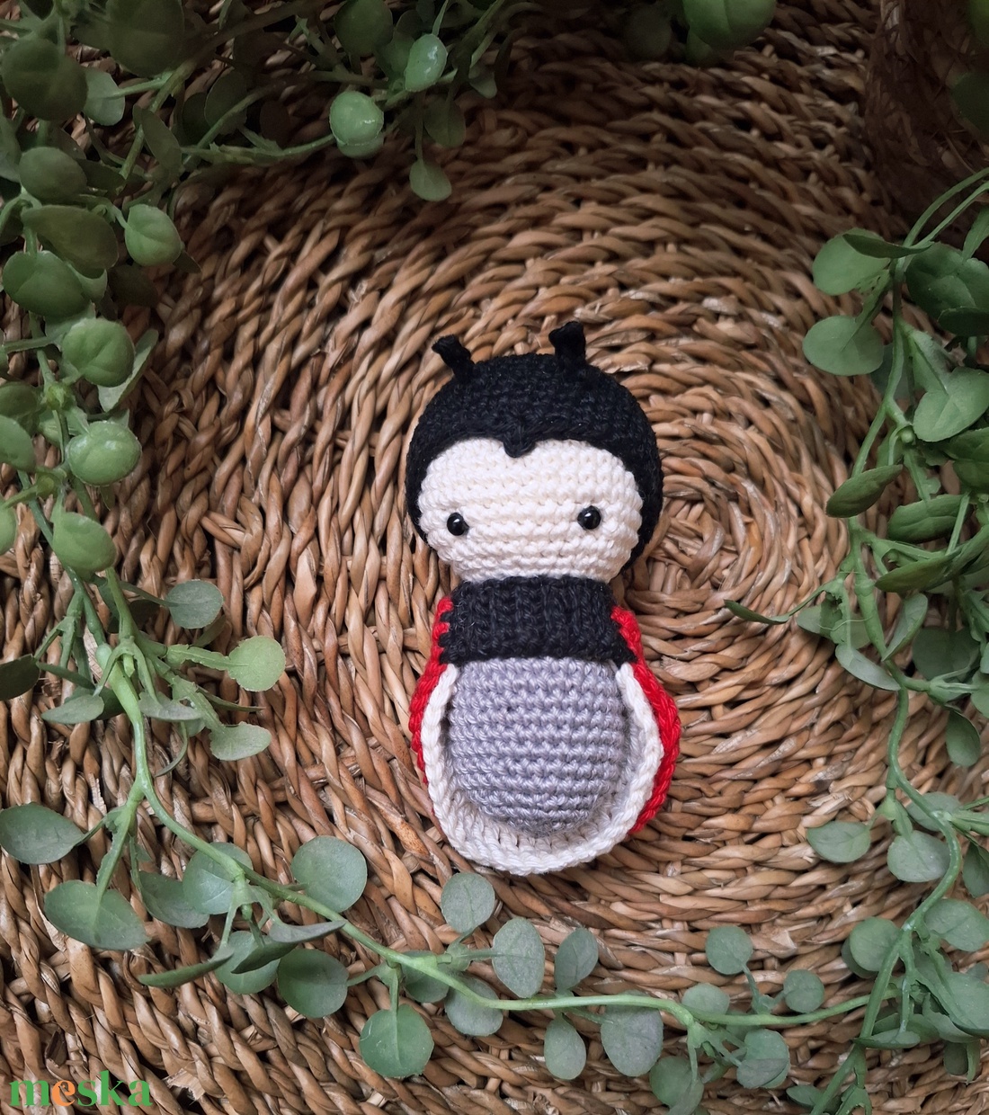 Horgolt katica- öltöztethető katica - játék & sport - plüssállat & játékfigura - más figura - Meska.hu