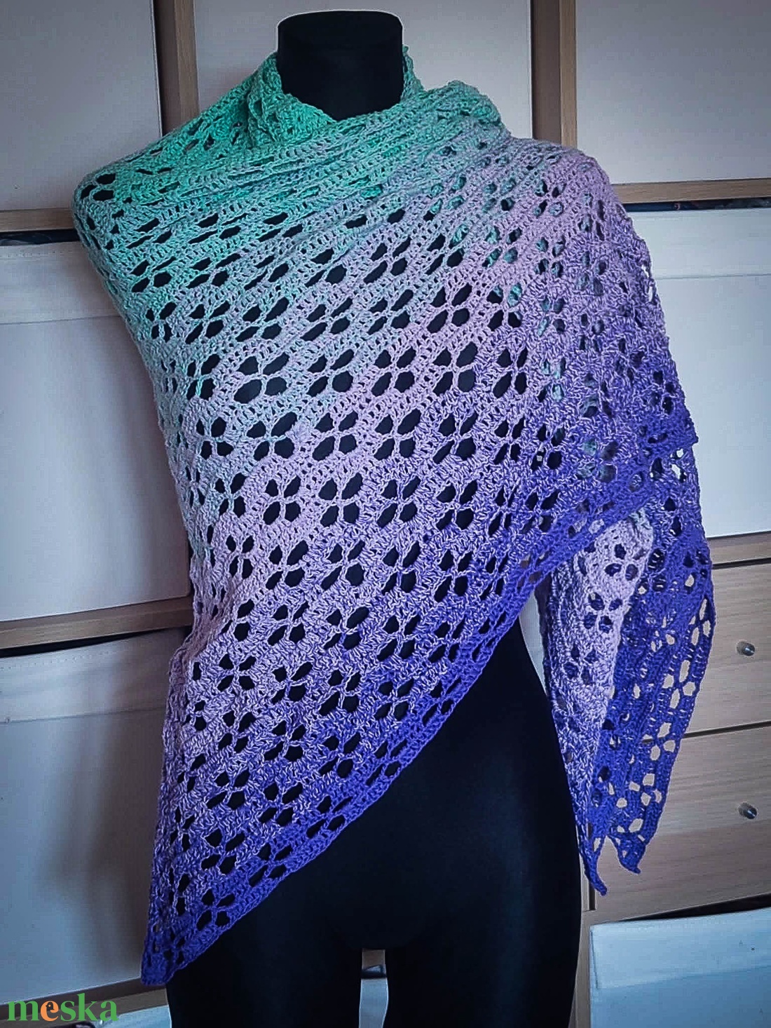 Levendulamező horgolt nagy csipke kendő - ruha & divat - sál, sapka, kendő - vállkendő - Meska.hu