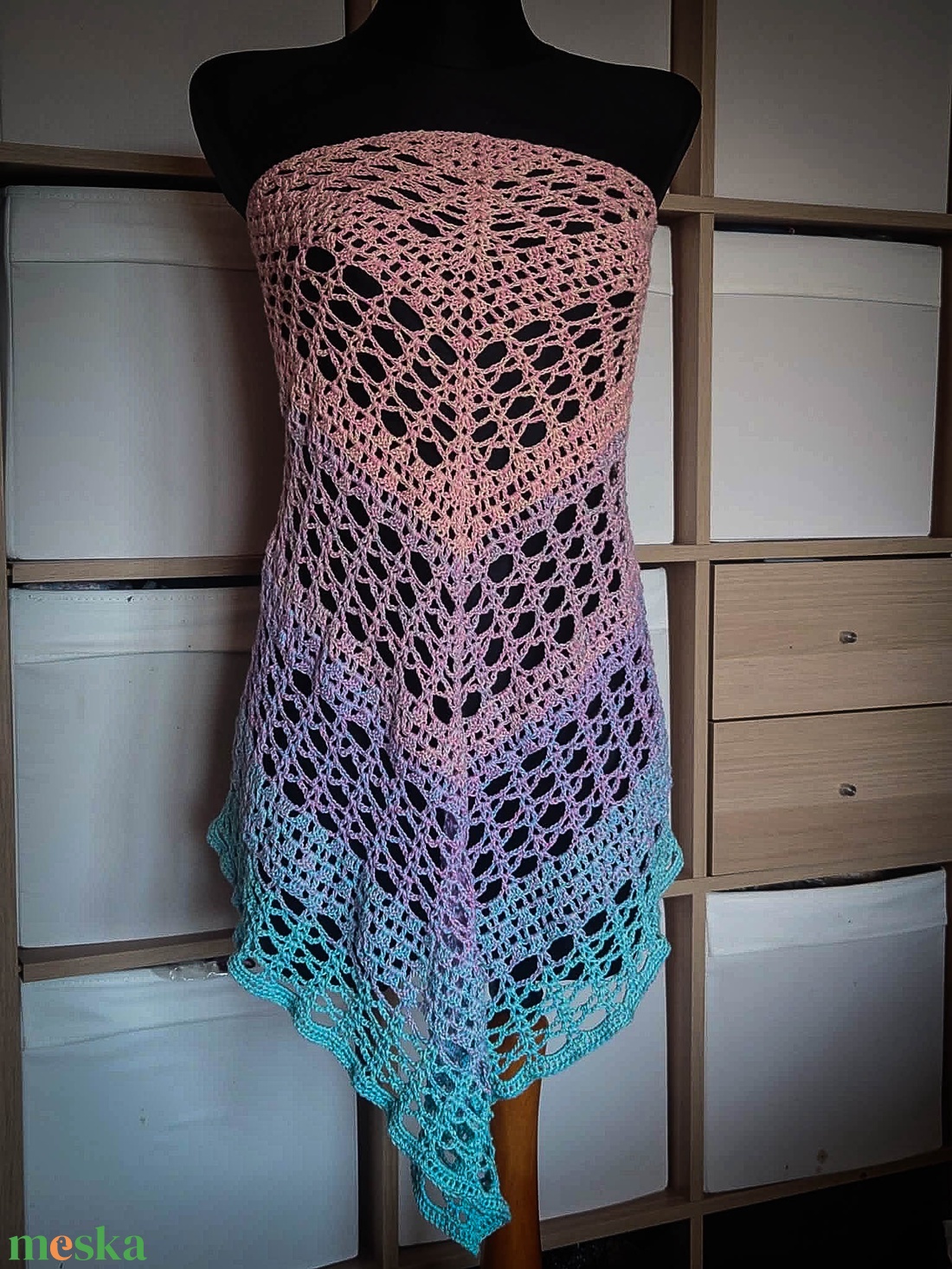 Atlasz alkonya horgolt csipke kendő  - ruha & divat - sál, sapka, kendő - vállkendő - Meska.hu