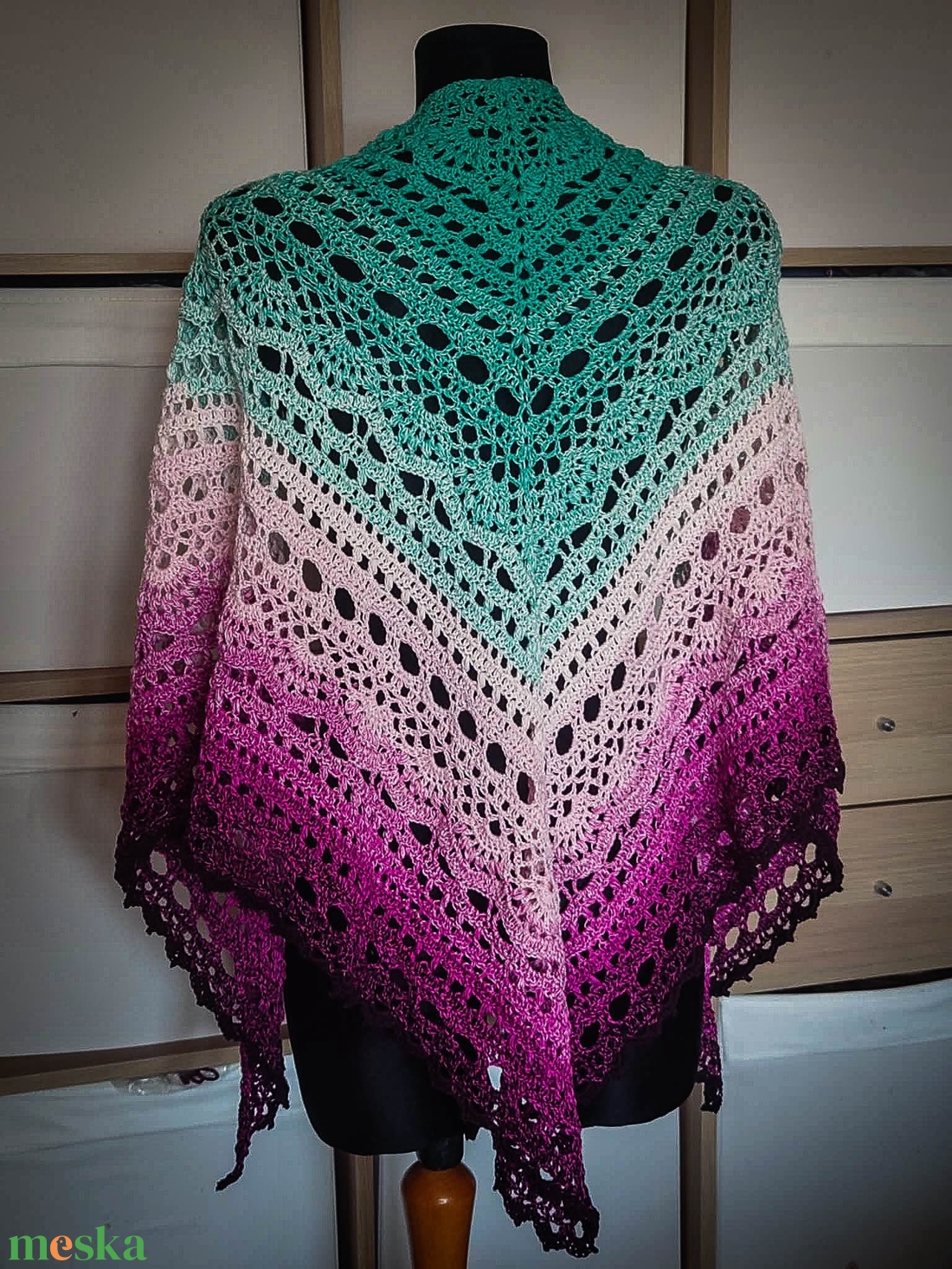 Hajnali vadvirág puha horgolt csipke kendő - ruha & divat - sál, sapka, kendő - vállkendő - Meska.hu