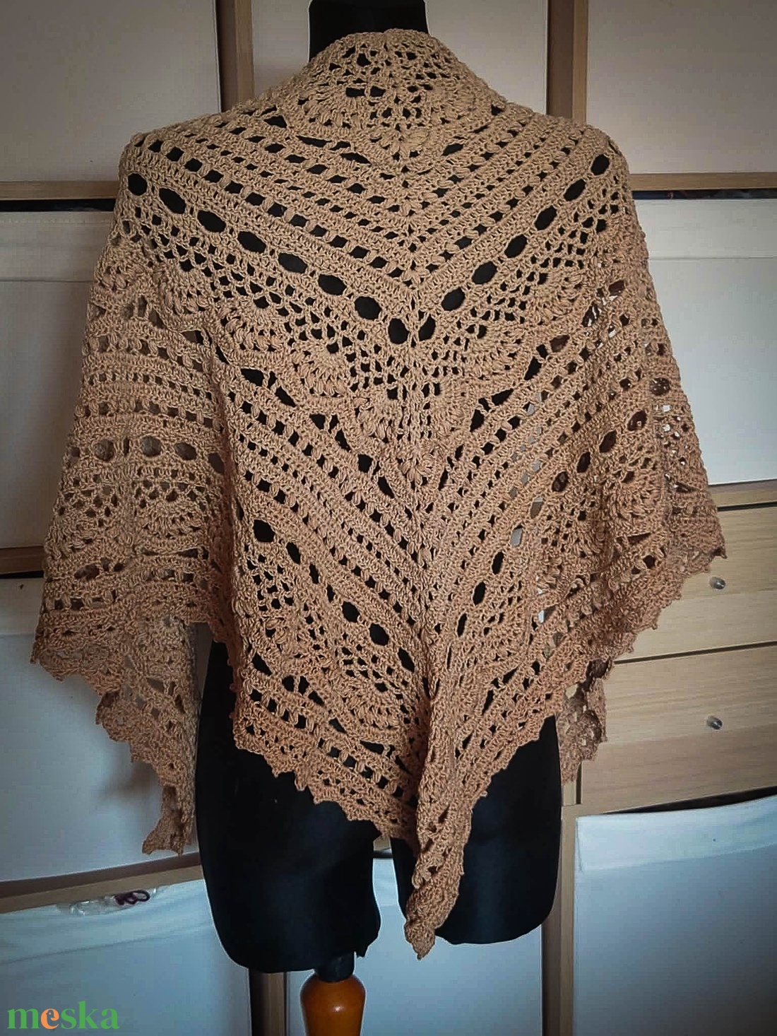 Barna horgolt csipke kendő - ruha & divat - sál, sapka, kendő - vállkendő - Meska.hu