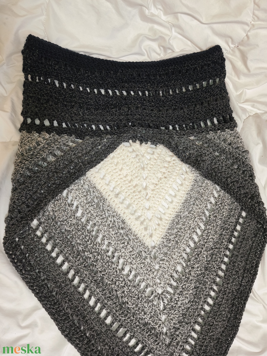 Horgolt vállkendő/ poncho - ruha & divat - sál, sapka, kendő - vállkendő - Meska.hu