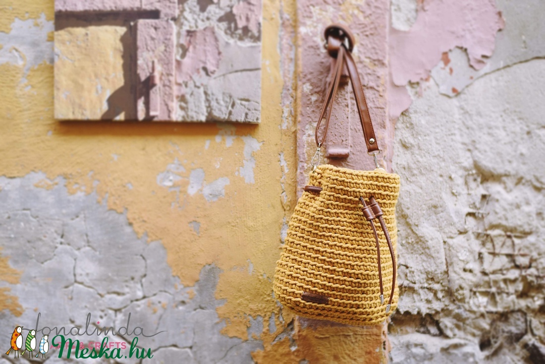 Horgolt crossbody táska - táska & tok - kézitáska & válltáska - vállon átvethető táska - Meska.hu