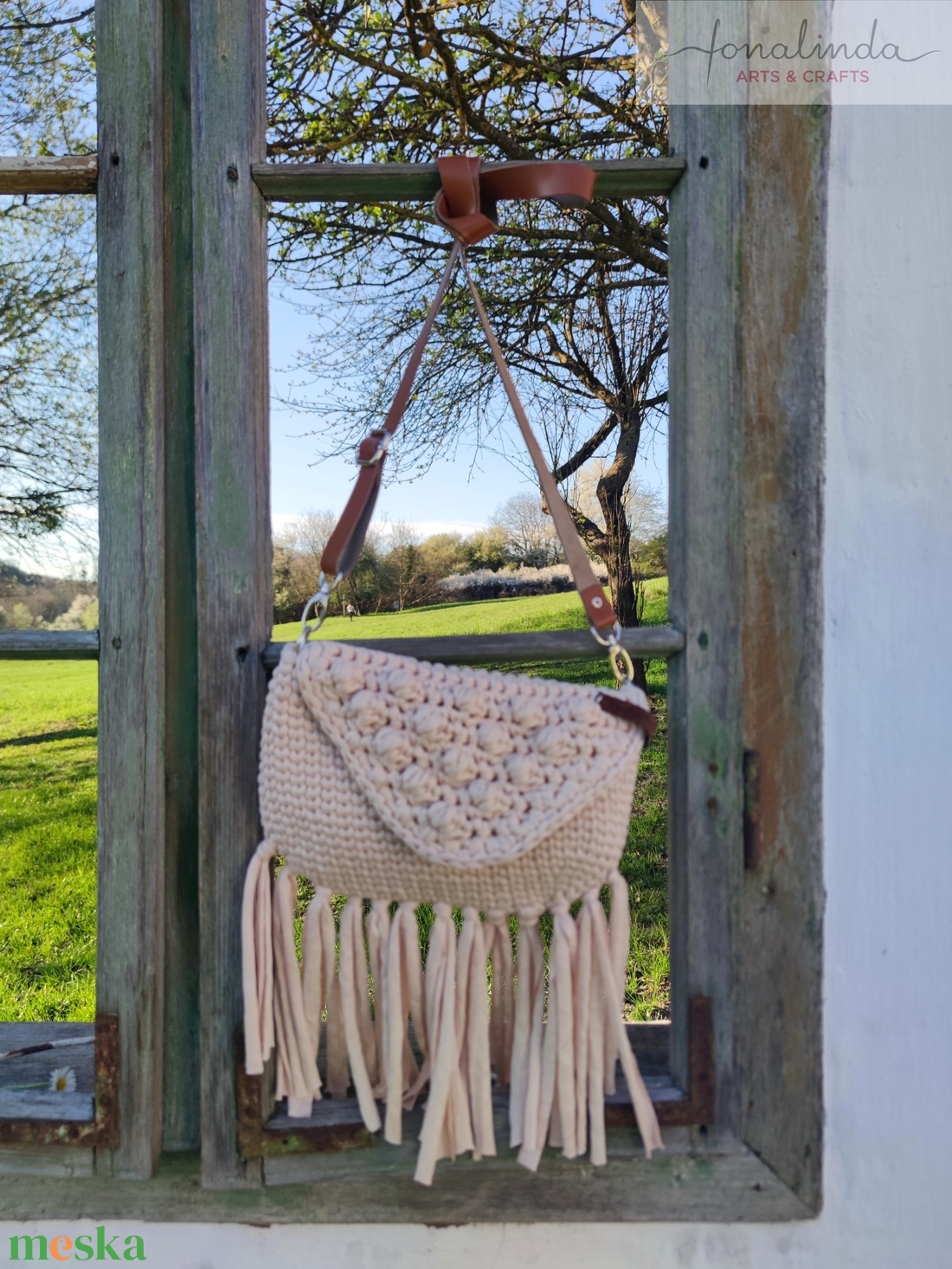 Bogyós -rojtos boho -chic táska - krémszínű  - táska & tok - bevásárlás & shopper táska - shopper, textiltáska, szatyor - Meska.hu