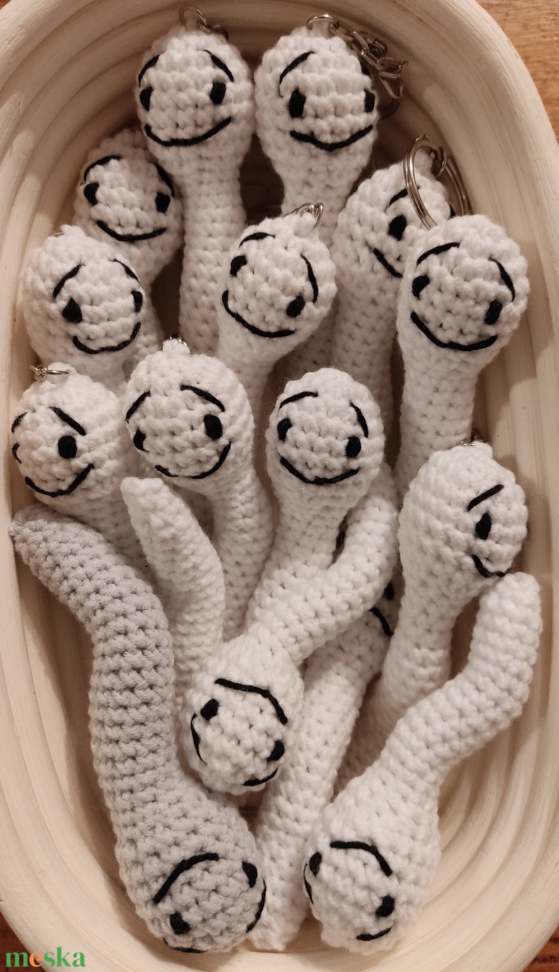 Kicsi horgolt kopasz kukac  - játék & sport - plüssállat & játékfigura - más figura - Meska.hu