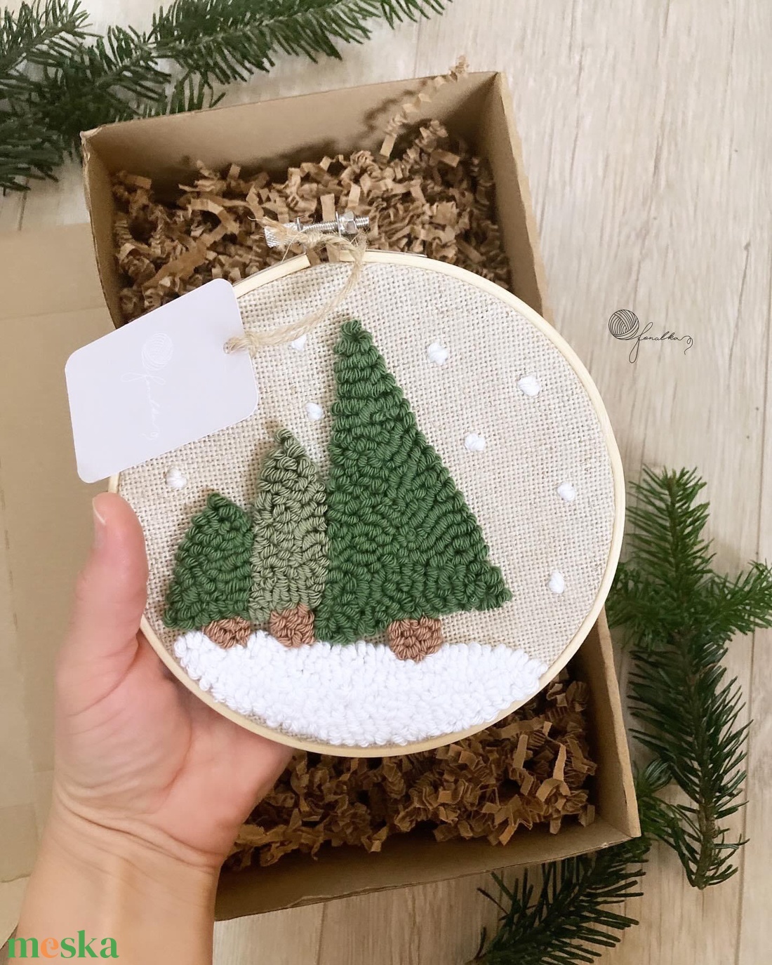 Tli   fonalkp amely díszdobozban is kérhető - karácsony - karácsonyi lakásdekoráció - karácsonyi lakásdíszek - Meska.hu