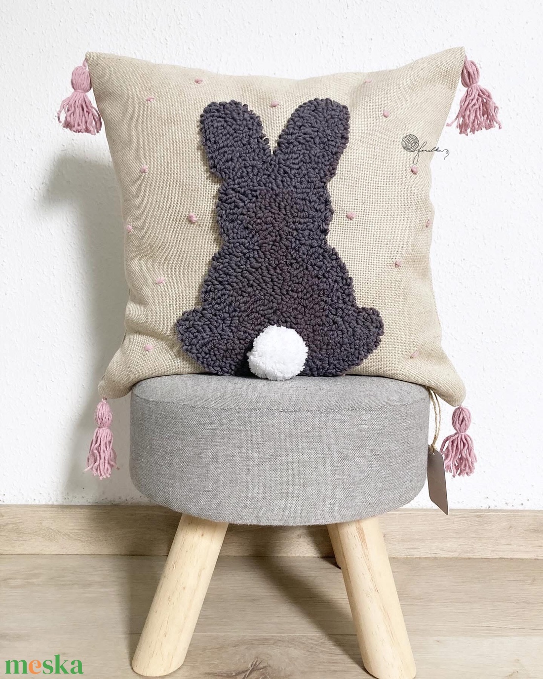 Tavaszi nyuszis díszpárna  - ünnepi díszek, dekorációk - húsvéti díszek és dekorációk - húsvéti abrosz, terítő - Meska.hu