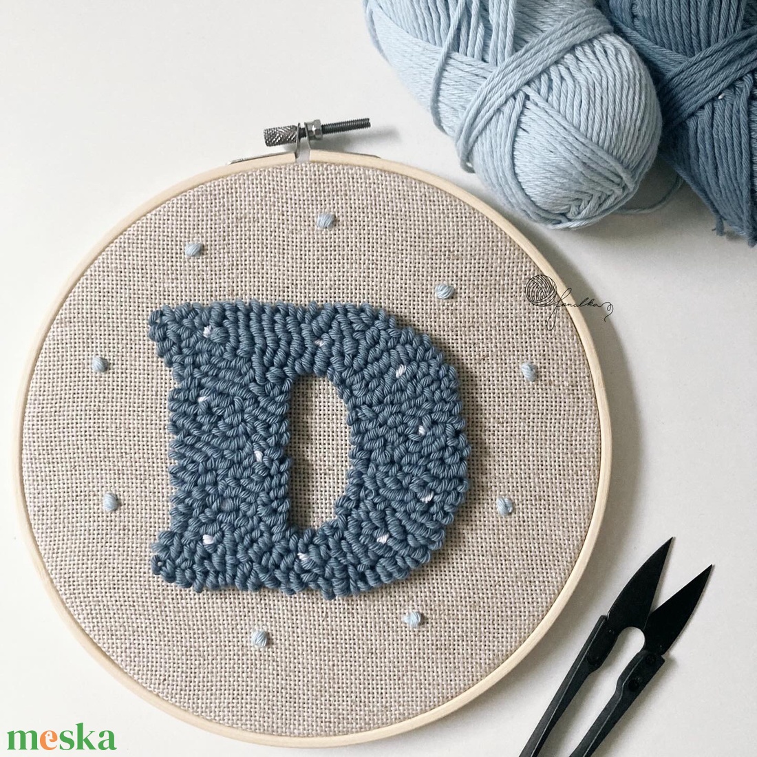 Személyre szabott D feliratú fonalkép - baba - mama - babaszoba dekoráció - babaszoba kép - Meska.hu