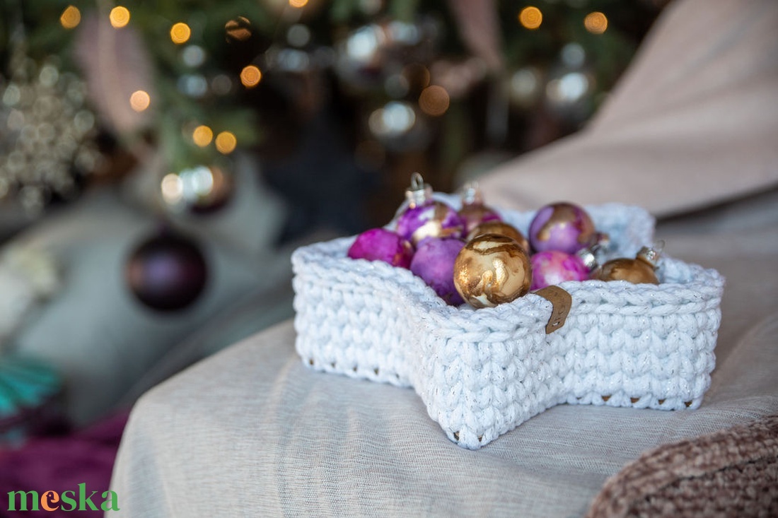 Karácsonyi, horgolt kosár - fehér-ezüst - otthon & életmód - tárolás & rendszerezés - tárolókosár - Meska.hu