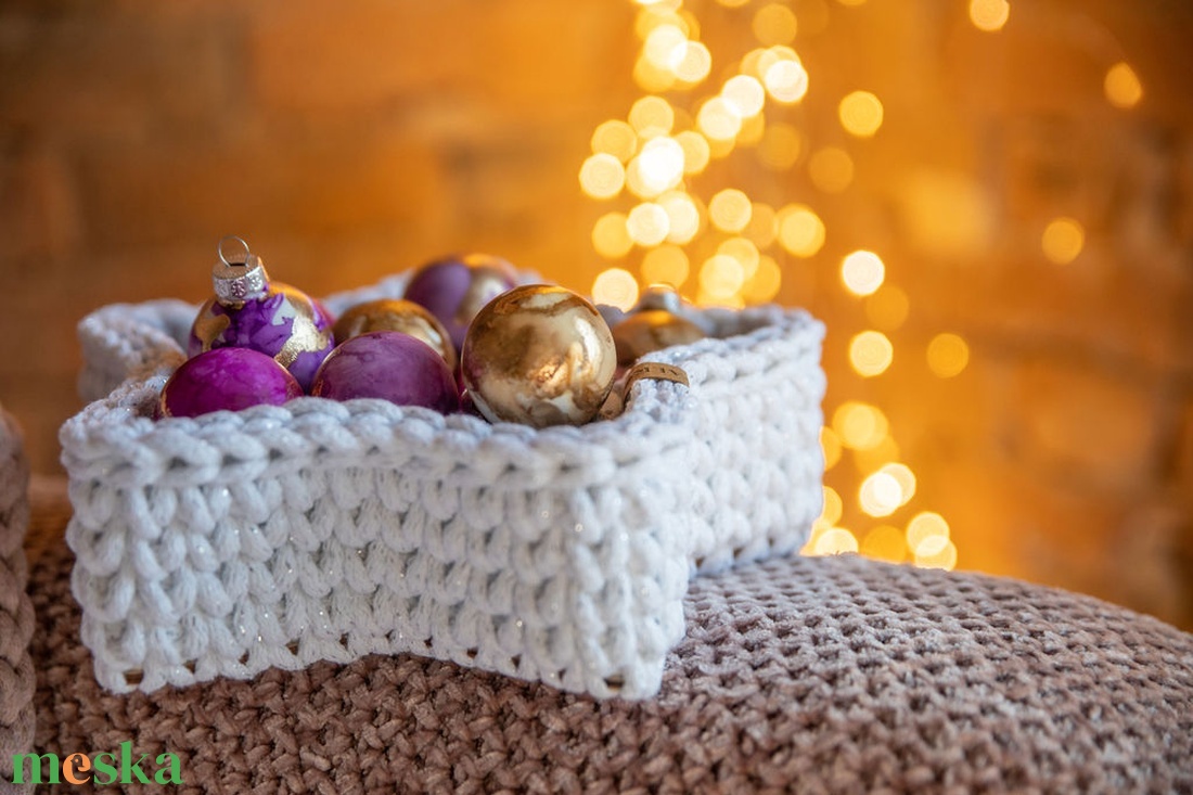 Karácsonyi, horgolt kosár - fehér-ezüst - otthon & életmód - tárolás & rendszerezés - tárolókosár - Meska.hu