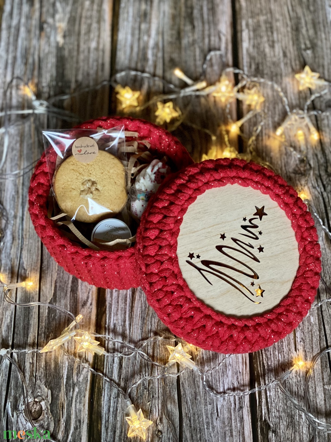 Karácsonyi tároló - piros - karácsony - karácsonyi ajándékozás - karácsonyi ajándékcsomagolás - Meska.hu