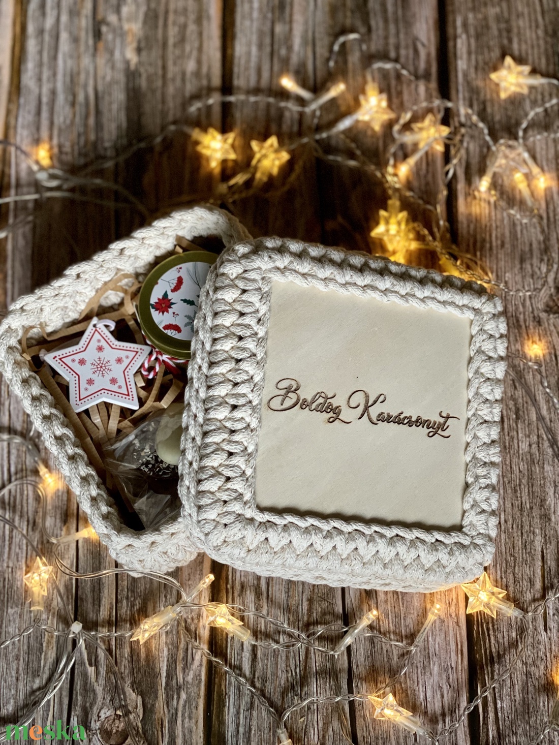 Karácsonyi, horgolt tároló - ekrü - karácsony - karácsonyi ajándékozás - karácsonyi ajándékcsomagolás - Meska.hu