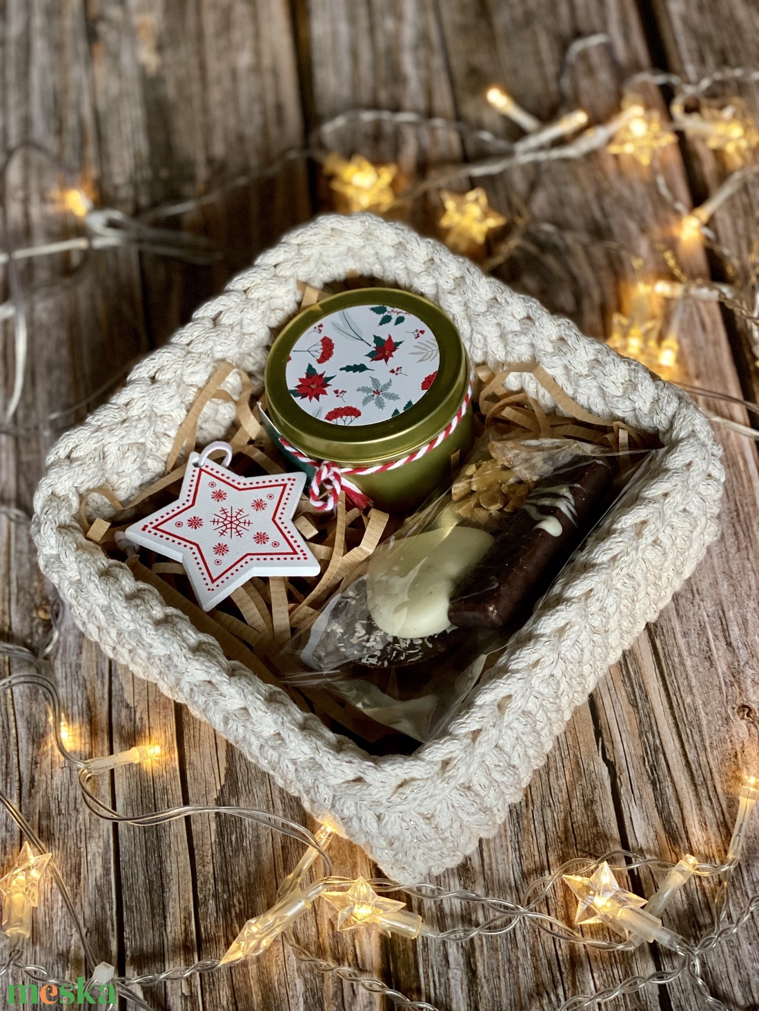 Karácsonyi, horgolt tároló - ekrü - karácsony - karácsonyi ajándékozás - karácsonyi ajándékcsomagolás - Meska.hu