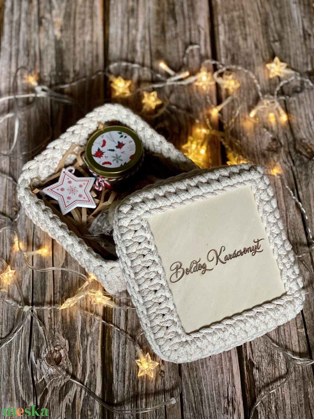 Karácsonyi, horgolt tároló - ekrü - karácsony - karácsonyi ajándékozás - karácsonyi ajándékcsomagolás - Meska.hu