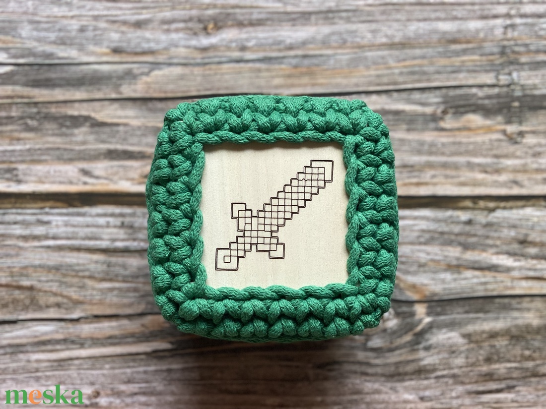 Horgolt doboz - Minecraft - baba - mama - babaszobabútor - játéktároló - Meska.hu