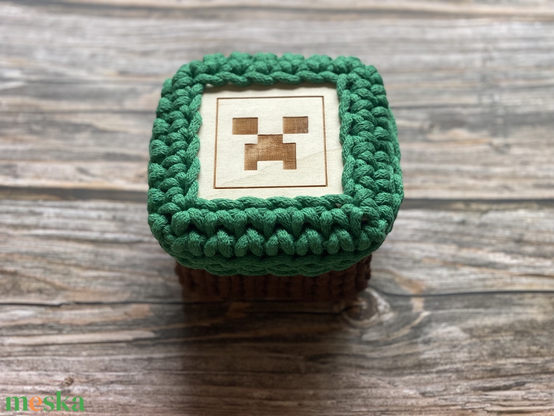 Horgolt doboz - Minecraft - baba - mama - babaszobabútor - játéktároló - Meska.hu