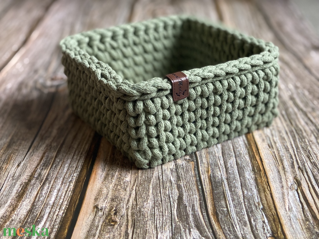 Horgolt kiskosár, tároló - zsálya - otthon & életmód - tárolás & rendszerezés - tárolókosár - Meska.hu