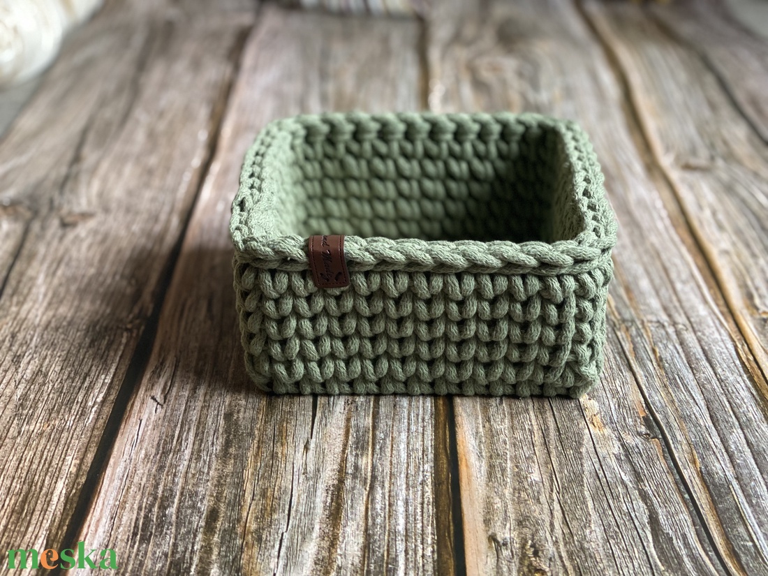 Horgolt kiskosár, tároló - zsálya - otthon & életmód - tárolás & rendszerezés - tárolókosár - Meska.hu