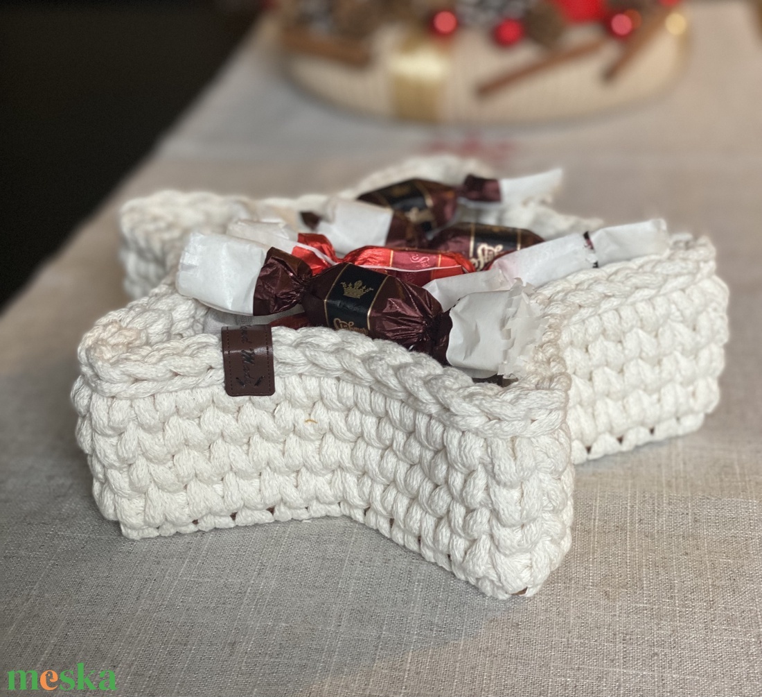 Karácsonyi, horgolt kosár - fehér - otthon & életmód - tárolás & rendszerezés - tárolókosár - Meska.hu