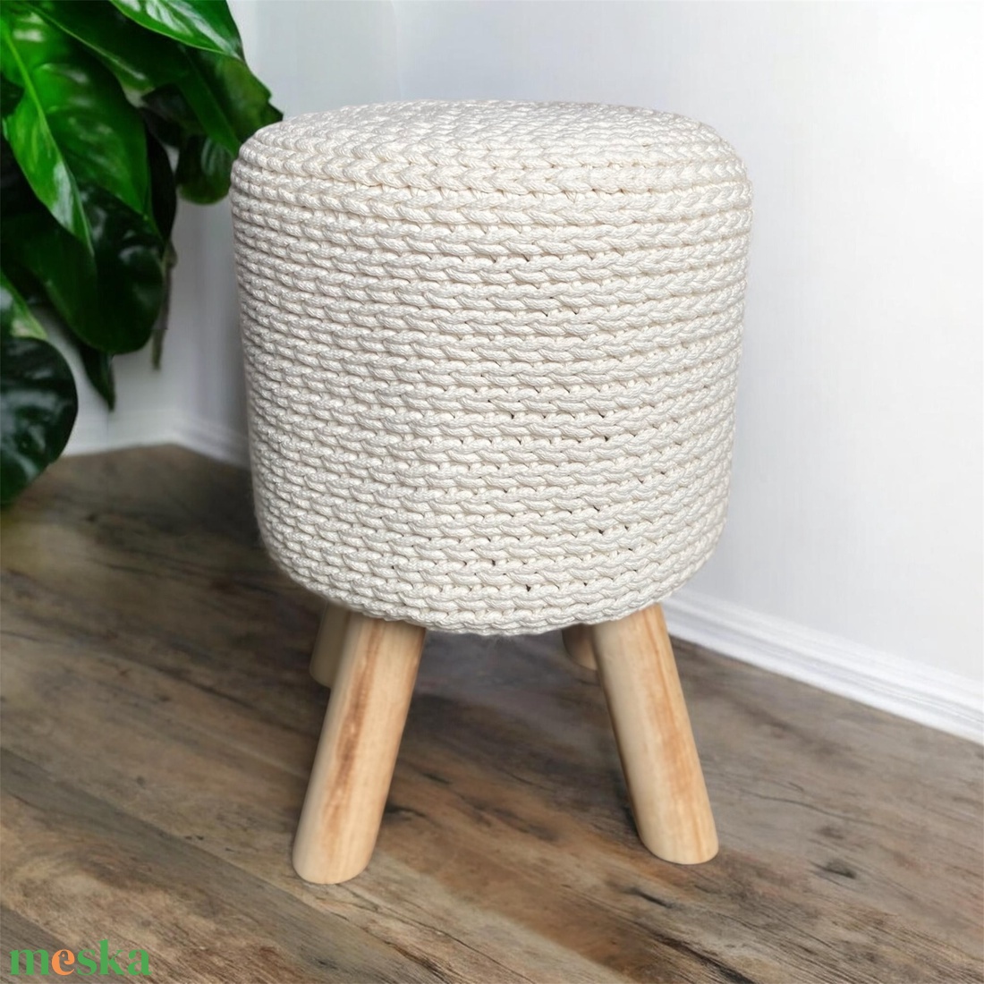 Horgolt kisszék - ekrü - otthon & életmód - bútor - puff - Meska.hu