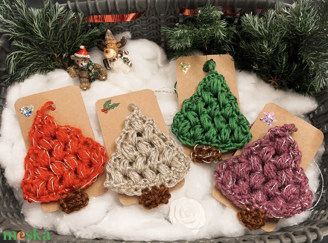 Horgolt karácsonyi dísz (4db) - karácsony - karácsonyi lakásdekoráció - karácsonyfadíszek - Meska.hu
