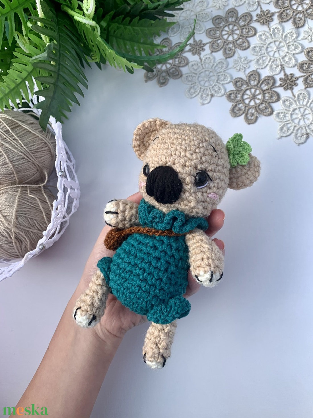 Horgolt koala baba plüss ruhában akciós termékkép 1