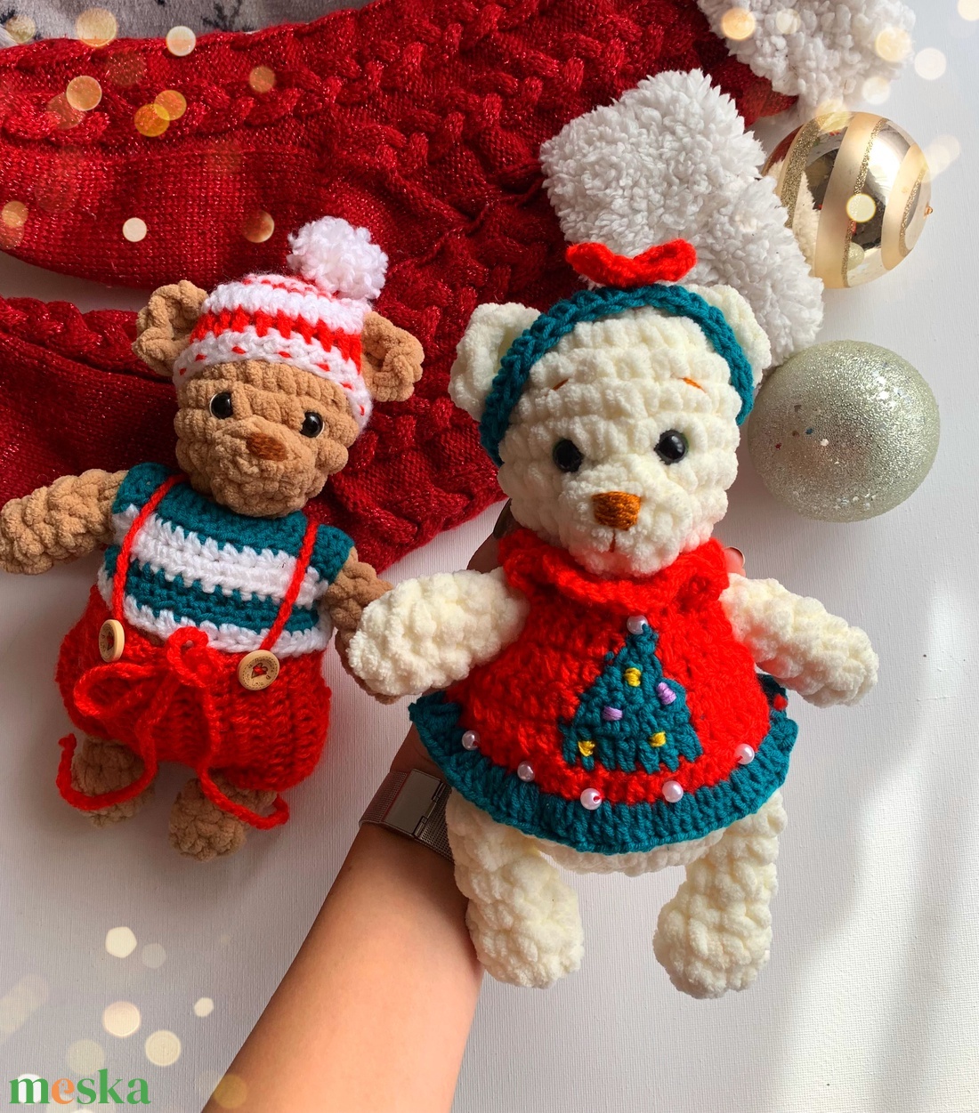 Karácsonyi horgolt plüss macik ruhában - játék & sport - plüssállat & játékfigura - maci - Meska.hu