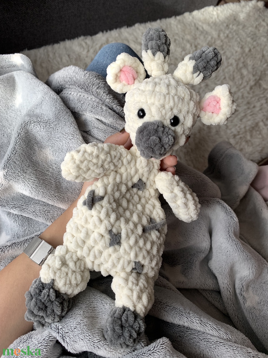 Horgolt fehér plüss zsiráf alvóka szundipajti - játék & sport - plüssállat & játékfigura - zsiráf - Meska.hu