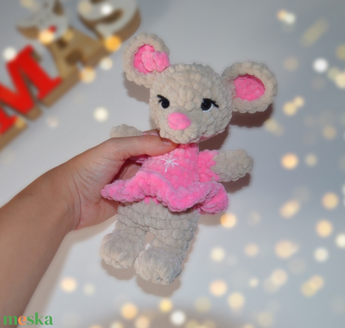 Horgolt téli ruhás egérke plüss - játék & sport - plüssállat & játékfigura - egér - Meska.hu