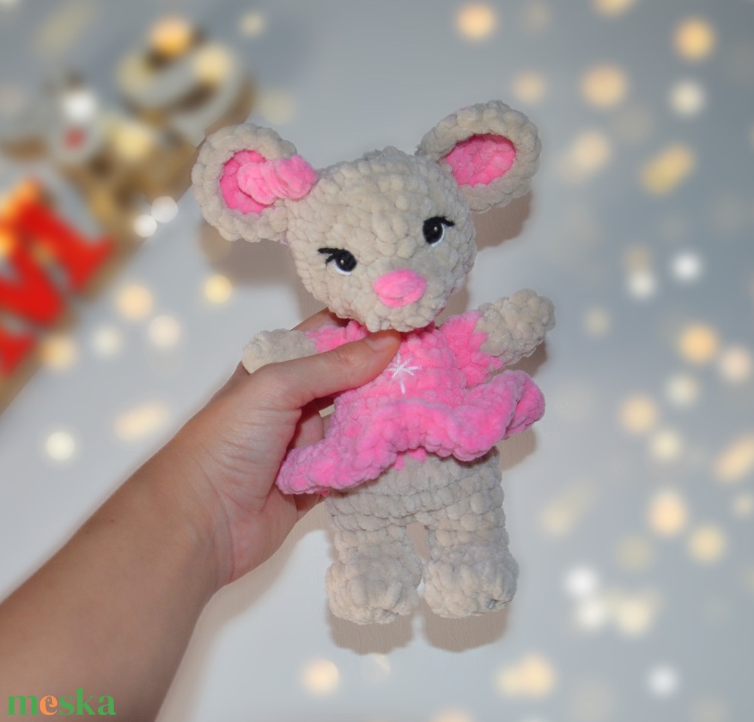Horgolt téli ruhás egérke plüss - játék & sport - plüssállat & játékfigura - egér - Meska.hu