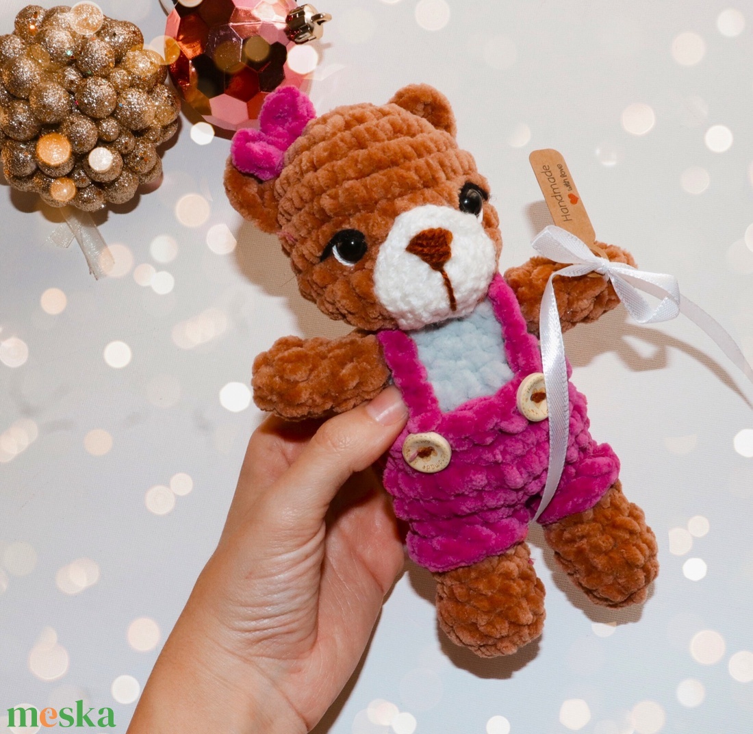 Horgolt kislány maci plüss ruhában - játék & sport - plüssállat & játékfigura - maci - Meska.hu