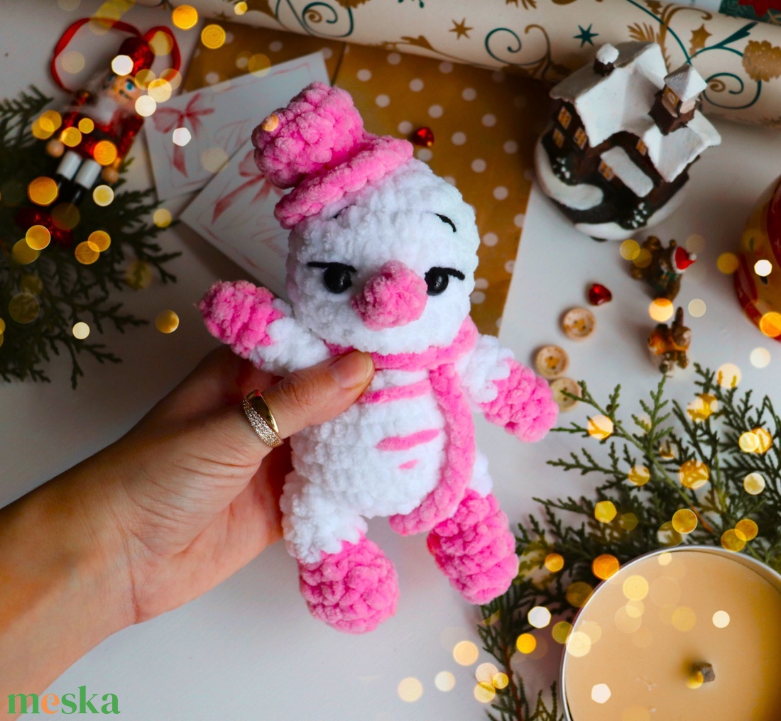 Horgolt kalapos rózsaszín hóember plüss - karácsony - mikulás - mikulás ajándékok - Meska.hu