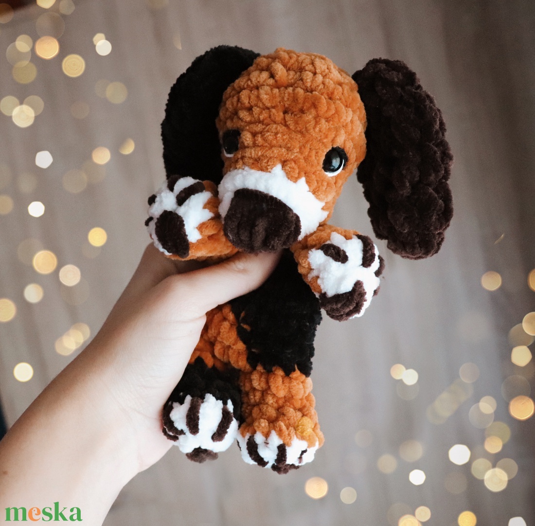 Horgolt foltos kiskutya plüss alvóka gyerekeknek - játék & sport - plüssállat & játékfigura - kutya - Meska.hu