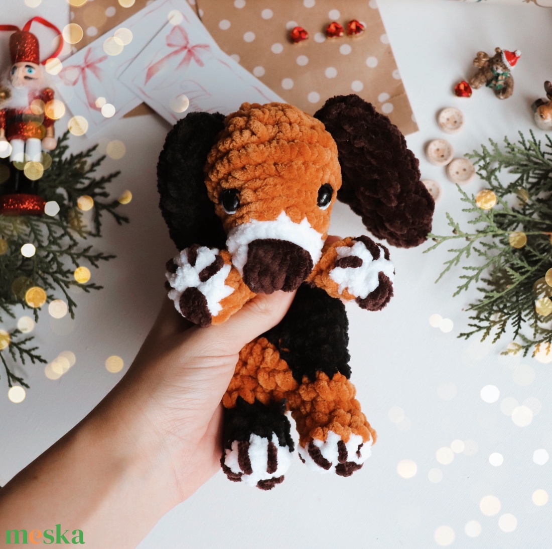 Horgolt foltos kiskutya plüss alvóka gyerekeknek - játék & sport - plüssállat & játékfigura - kutya - Meska.hu