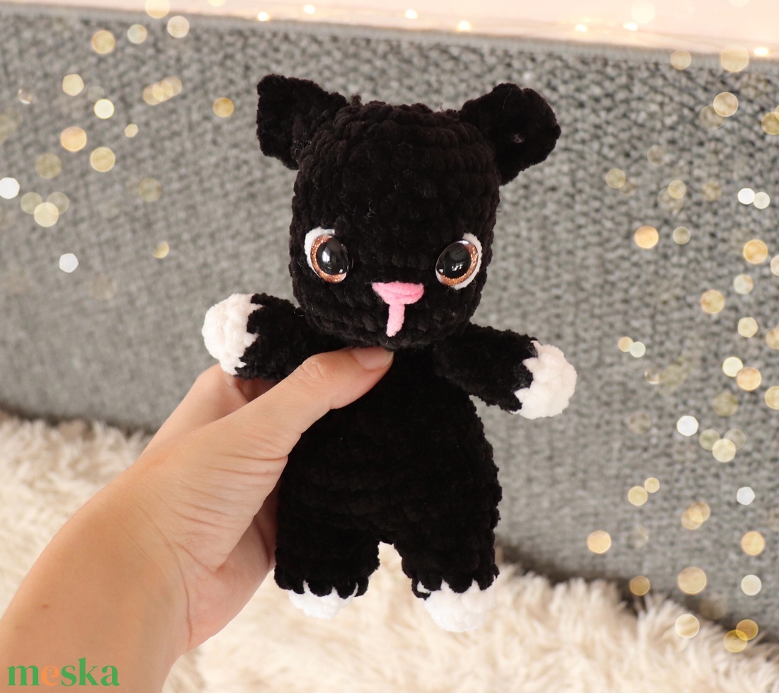 Horgolt plüss fekete cica - játék & sport - plüssállat & játékfigura - cica - Meska.hu