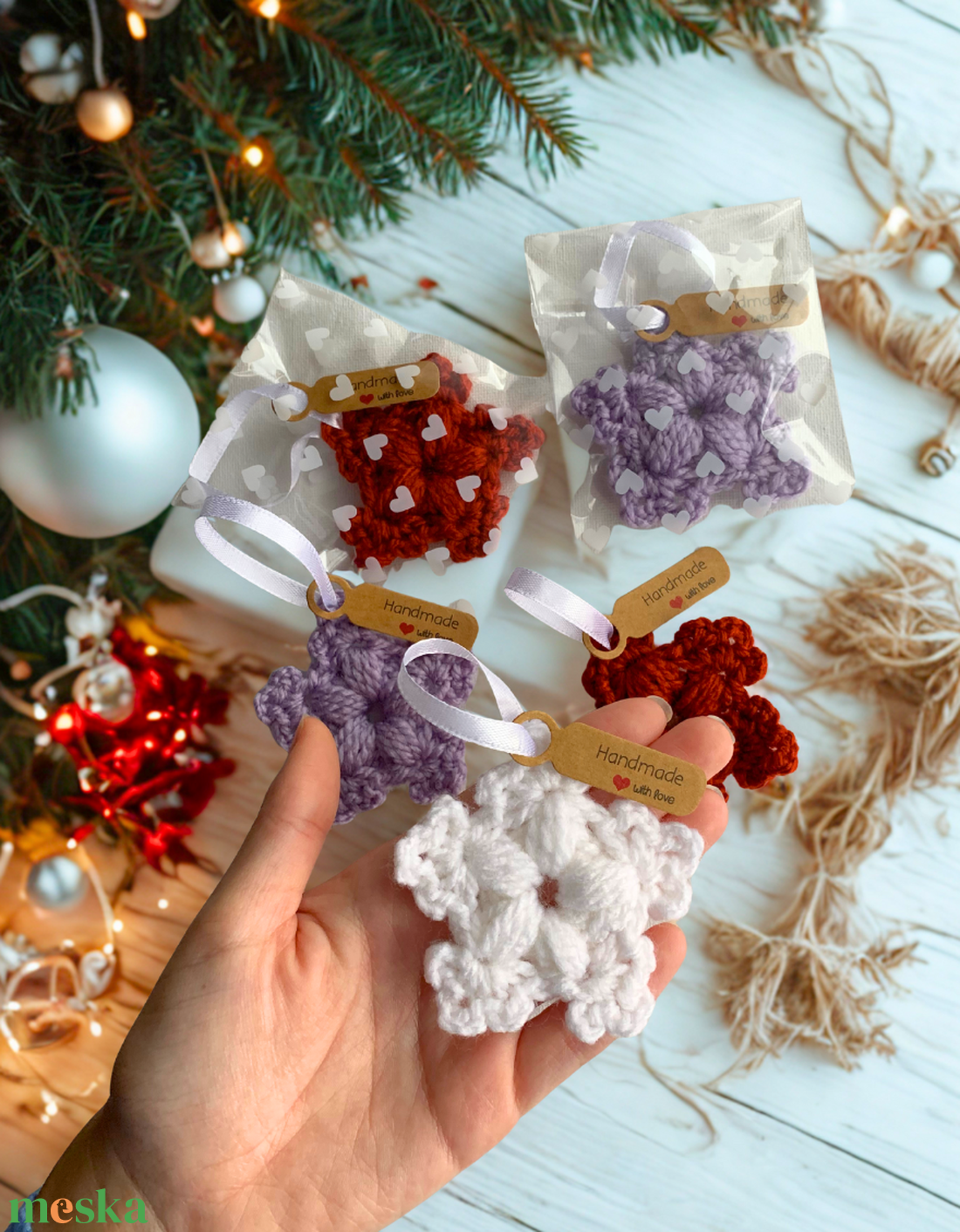 Horgolt hópehely karácsonyi díszek - karácsony - karácsonyi lakásdekoráció - karácsonyfadíszek - Meska.hu