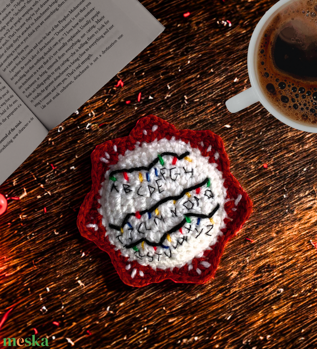 Horgolt Stranger Things stílusú poháralátét - otthon & életmód - konyhafelszerelés, tálalás - tálalás - tányér- és poháralátét - Meska.hu