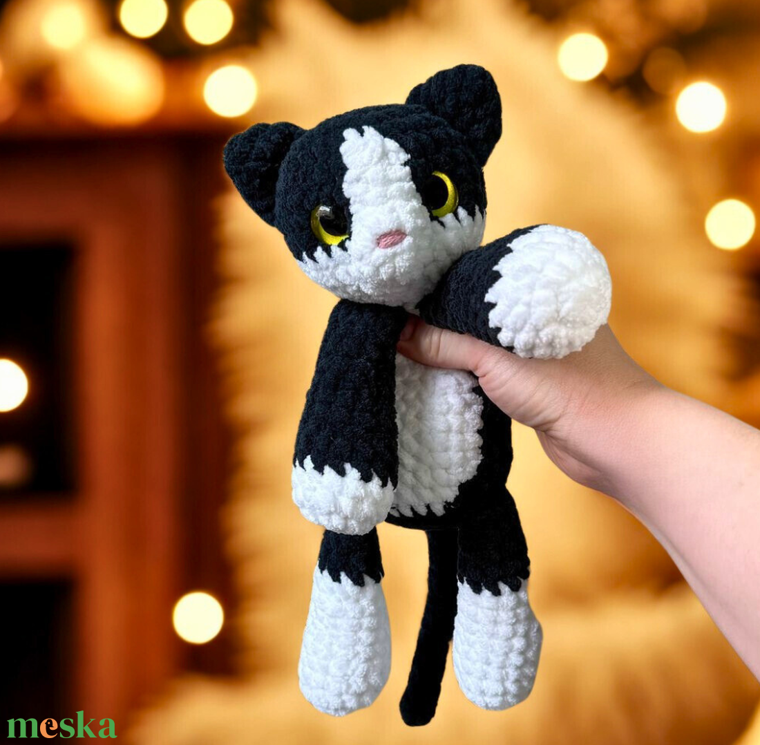 Horgolt fekete fehér cica plüss gyerekeknek - játék & sport - plüssállat & játékfigura - cica - Meska.hu