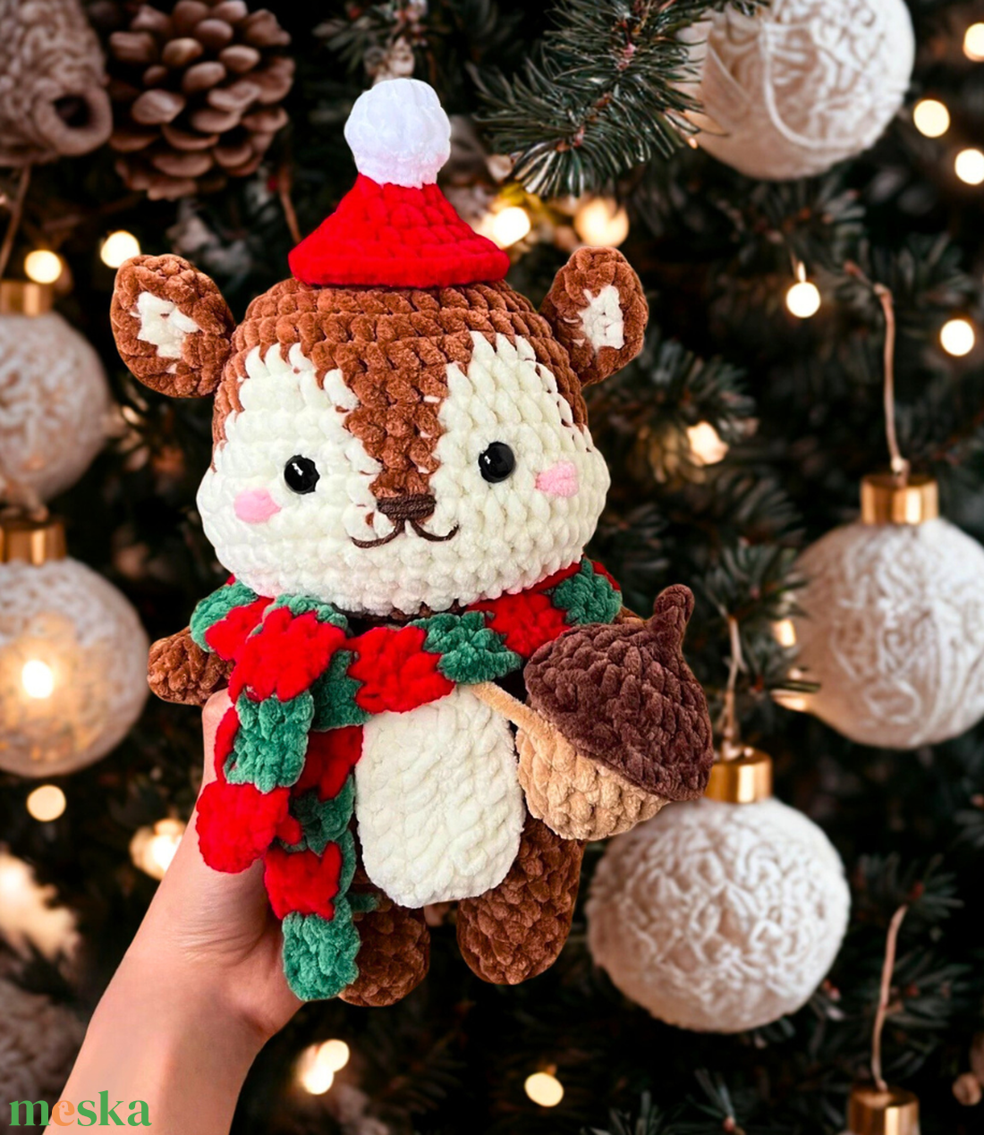 Horgolt karácsonyi mókus plüss kérhető kiegészítőkkel - játék & sport - plüssállat & játékfigura - plüss mesefigurák - Meska.hu