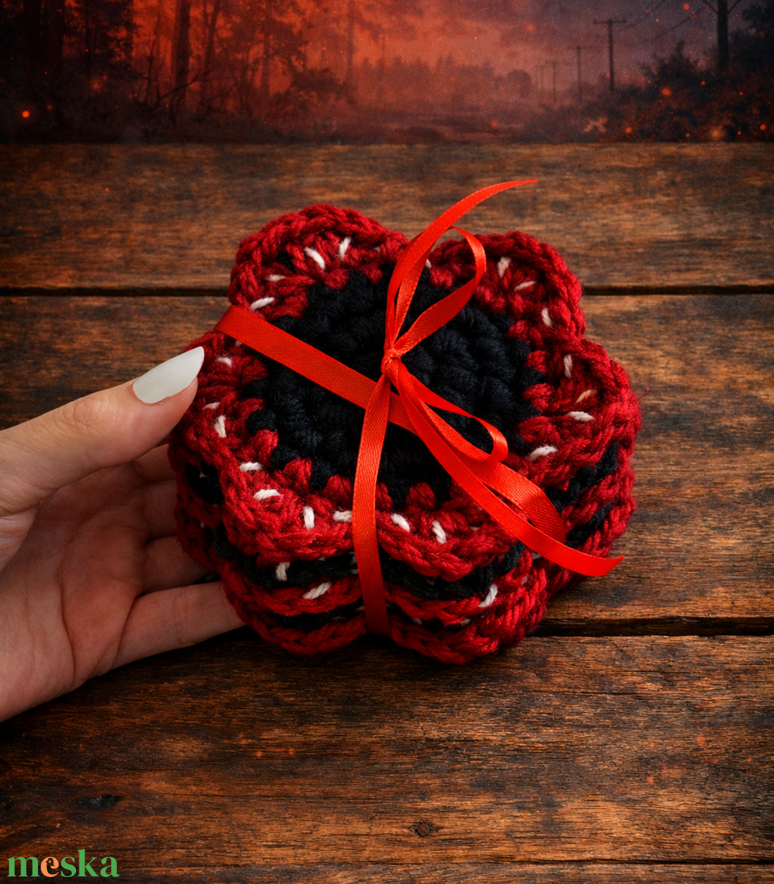 Horgolt Stranger Things inspirálta poháralátét - otthon & életmód - konyhafelszerelés, tálalás - tálalás - tányér- és poháralátét - Meska.hu