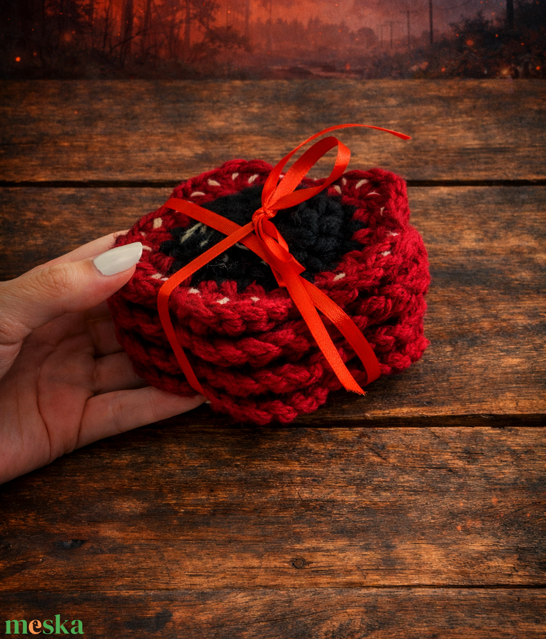 Horgolt Stranger Things inspirálta poháralátét - otthon & életmód - konyhafelszerelés, tálalás - tálalás - tányér- és poháralátét - Meska.hu