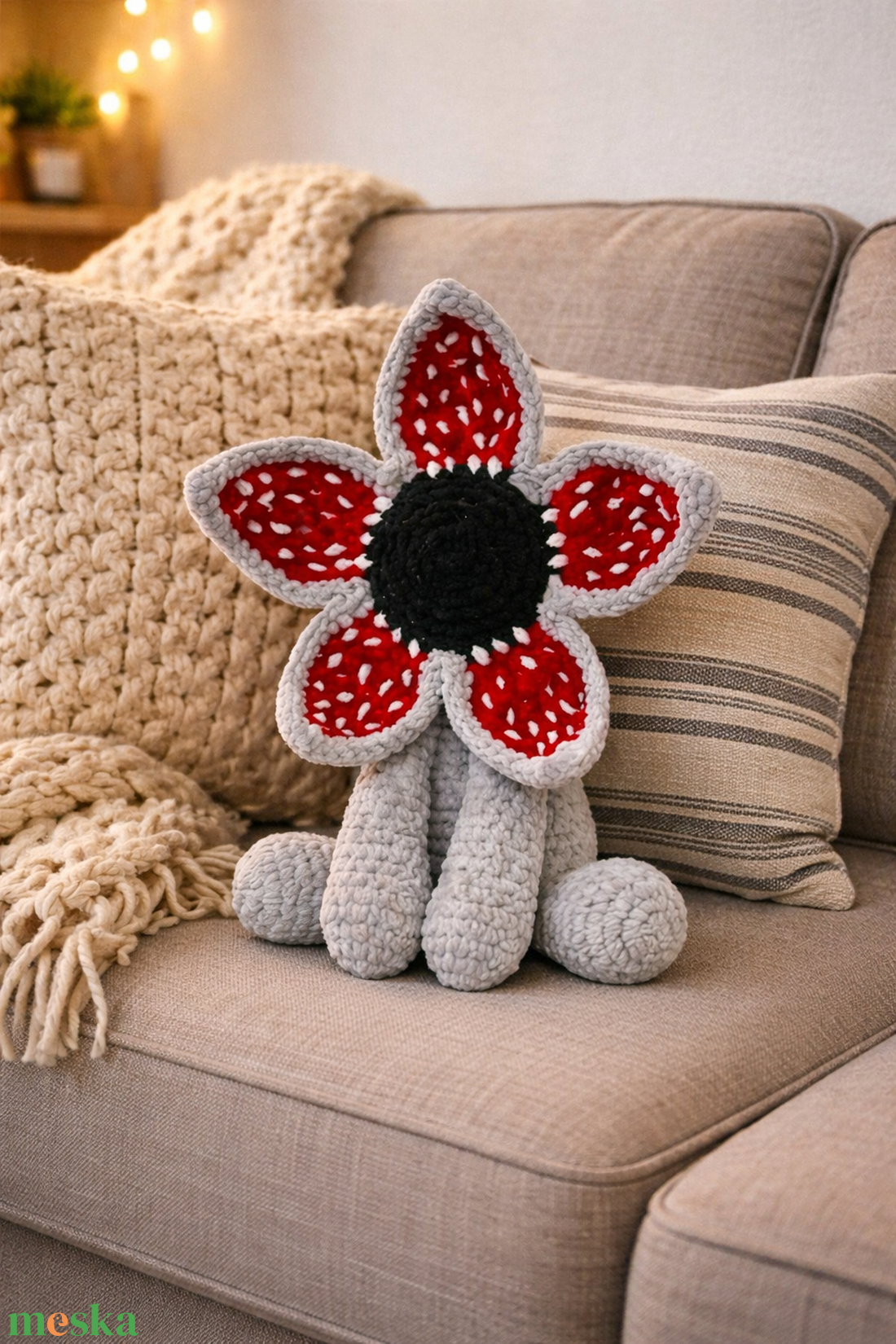 Horgolt színes demogorgon inspirálta plüss - játék & sport - plüssállat & játékfigura - plüss mesefigurák - Meska.hu