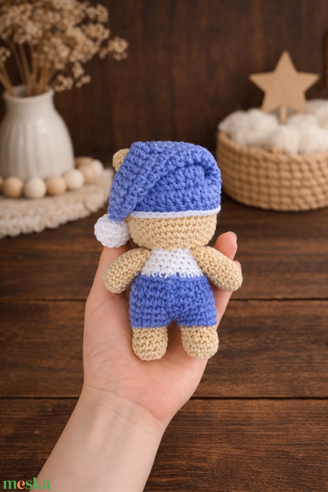 Horgolt alvó maci plüss pizsamában - játék & sport - plüssállat & játékfigura - maci - Meska.hu